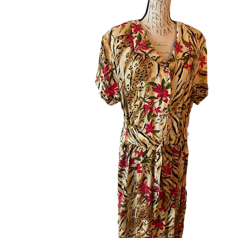 - Betsy Lauren vintage Dress size 16 Yellows and red and black material